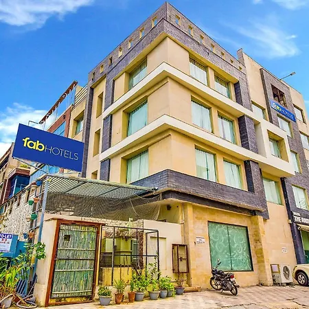 Fabhotel Radiant Star Lalkothi